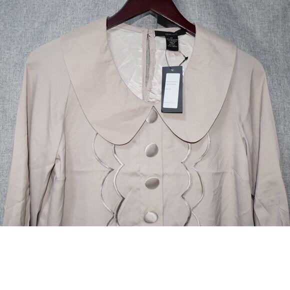 Vertigo Scalloped Button Blouse Beige Womens XS NWT - Picture 2 of 3